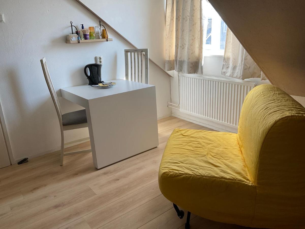 Tweepersoonskamer met Gedeelde Badkamer