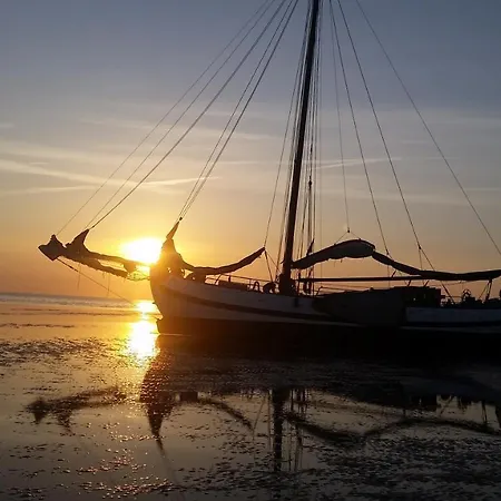tjalkjacht pelikaan enkhuizen-3